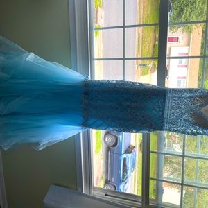 Camila La Vie Dress size 4